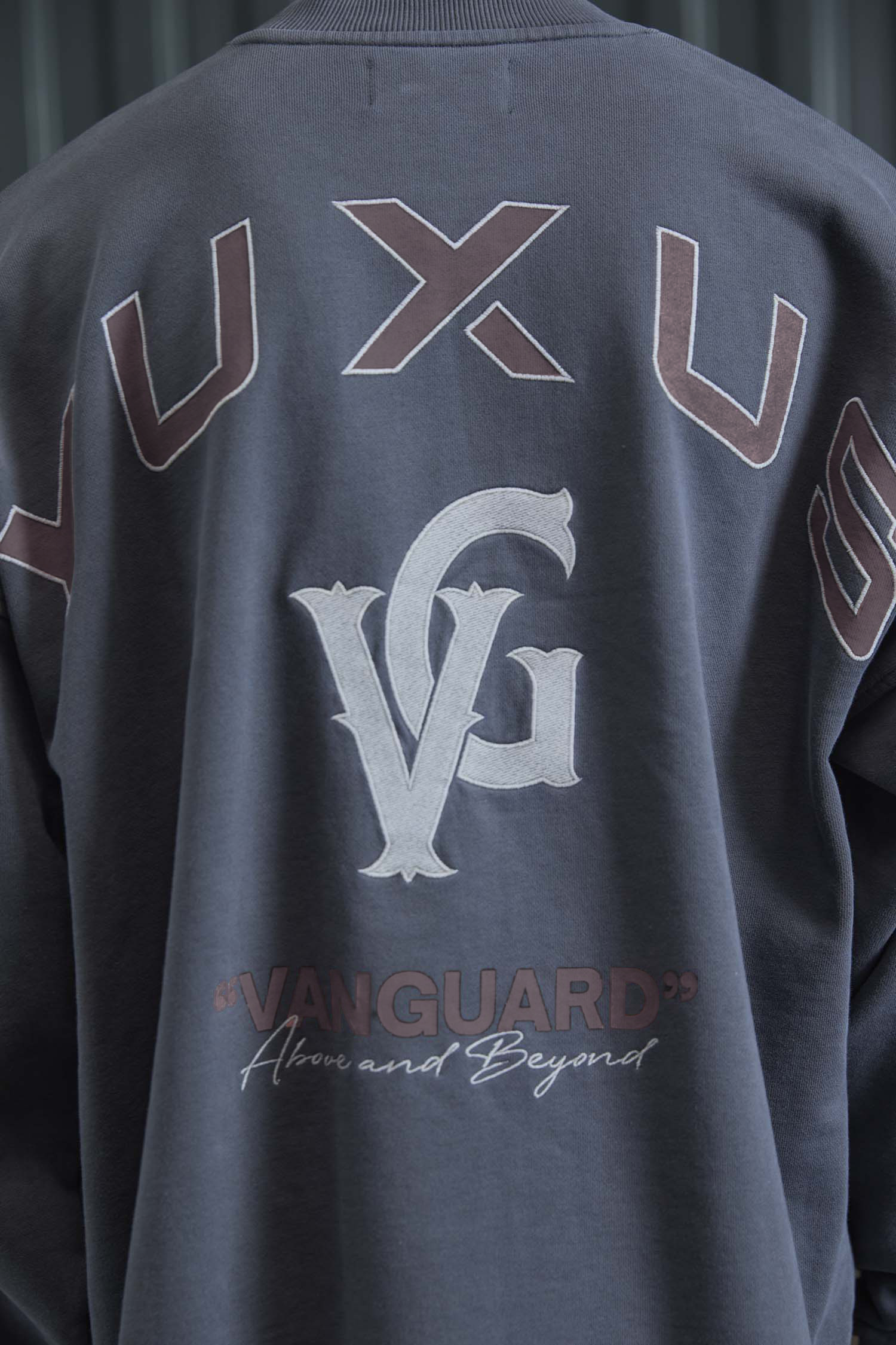 WHEEL "VANGUARD" CREWNECK
