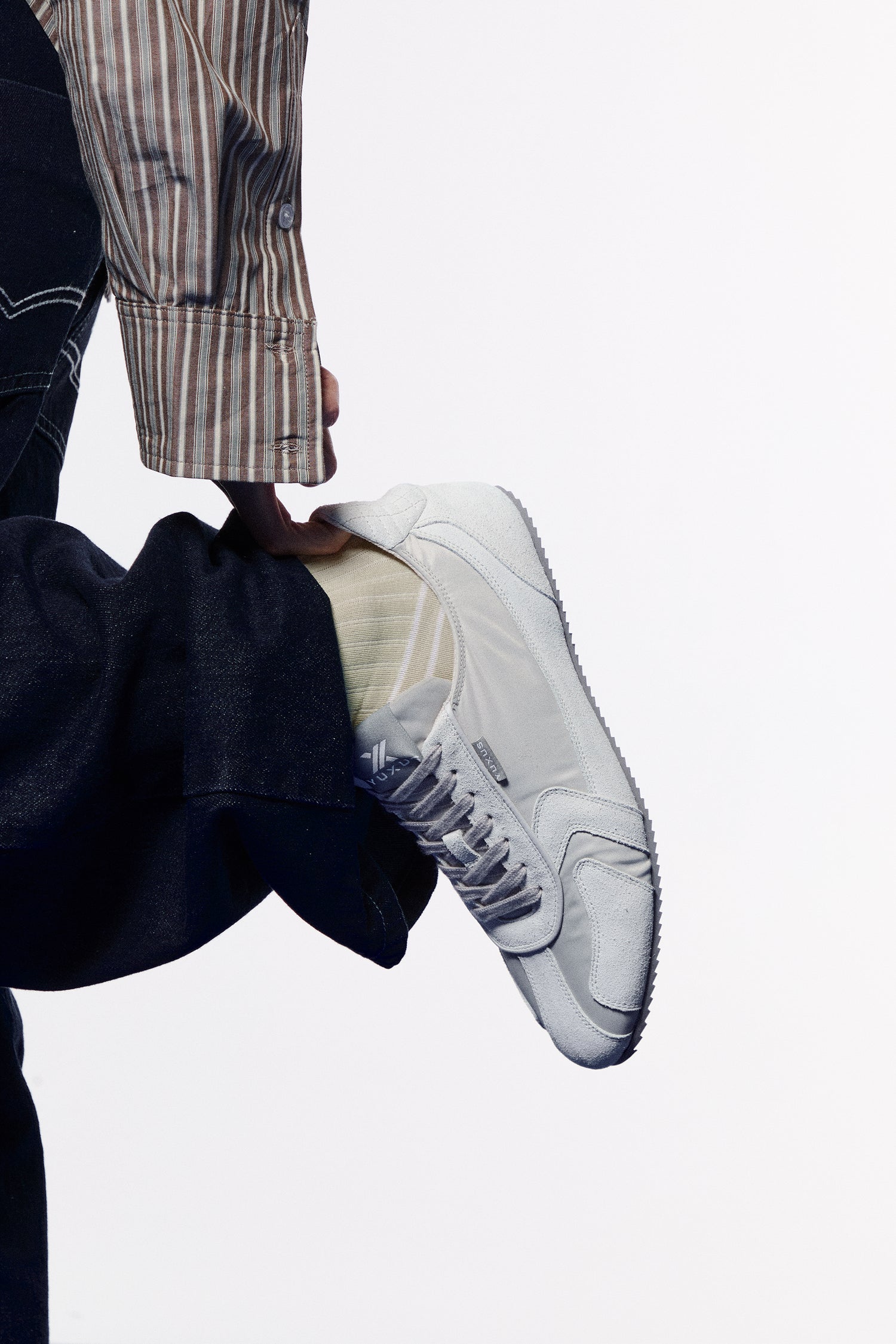DUST "NYX" SNEAKERS