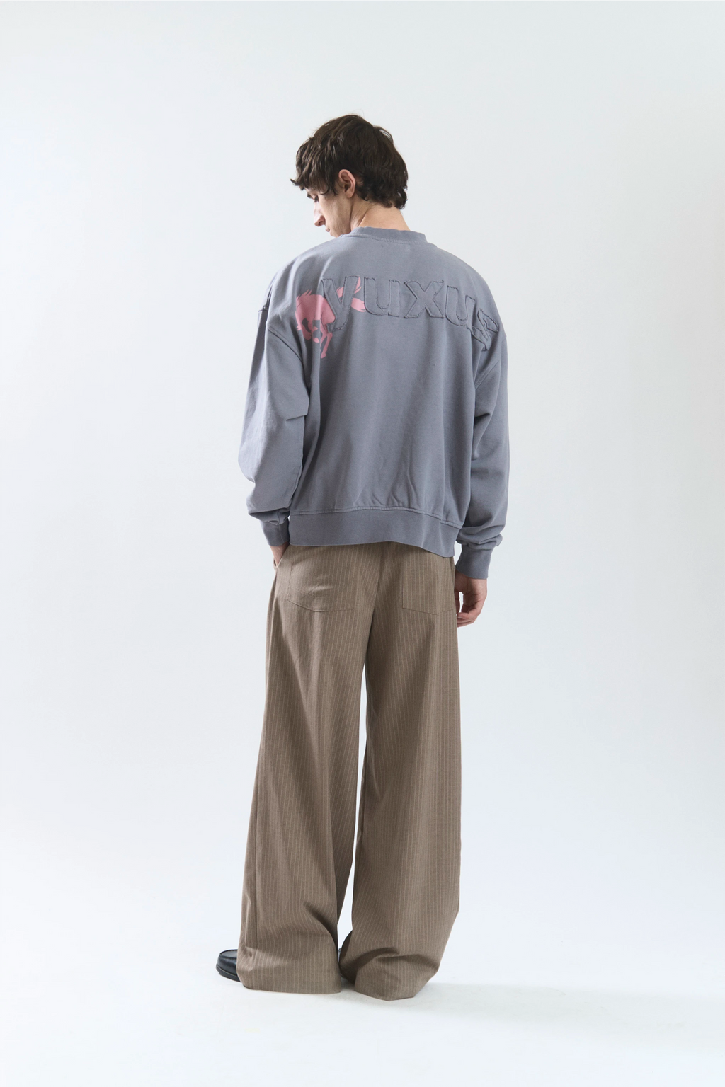 NEAT CREWNECK GREY
