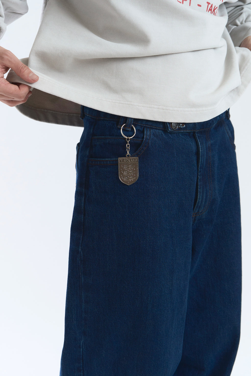 TILT KEYCHAIN GREY
