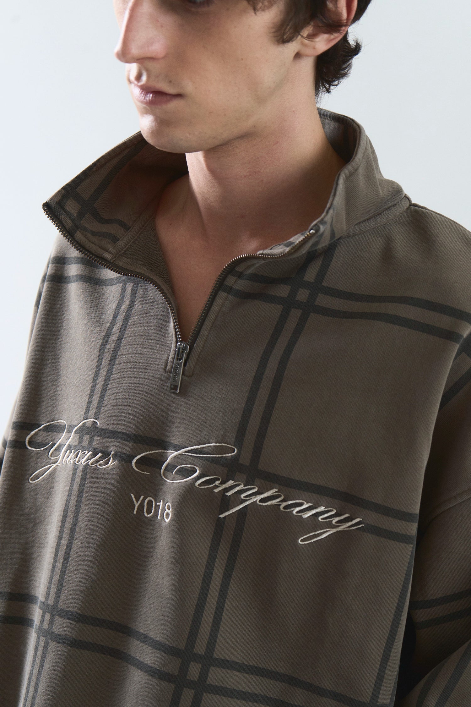 CLASP HALF ZIP BROWN