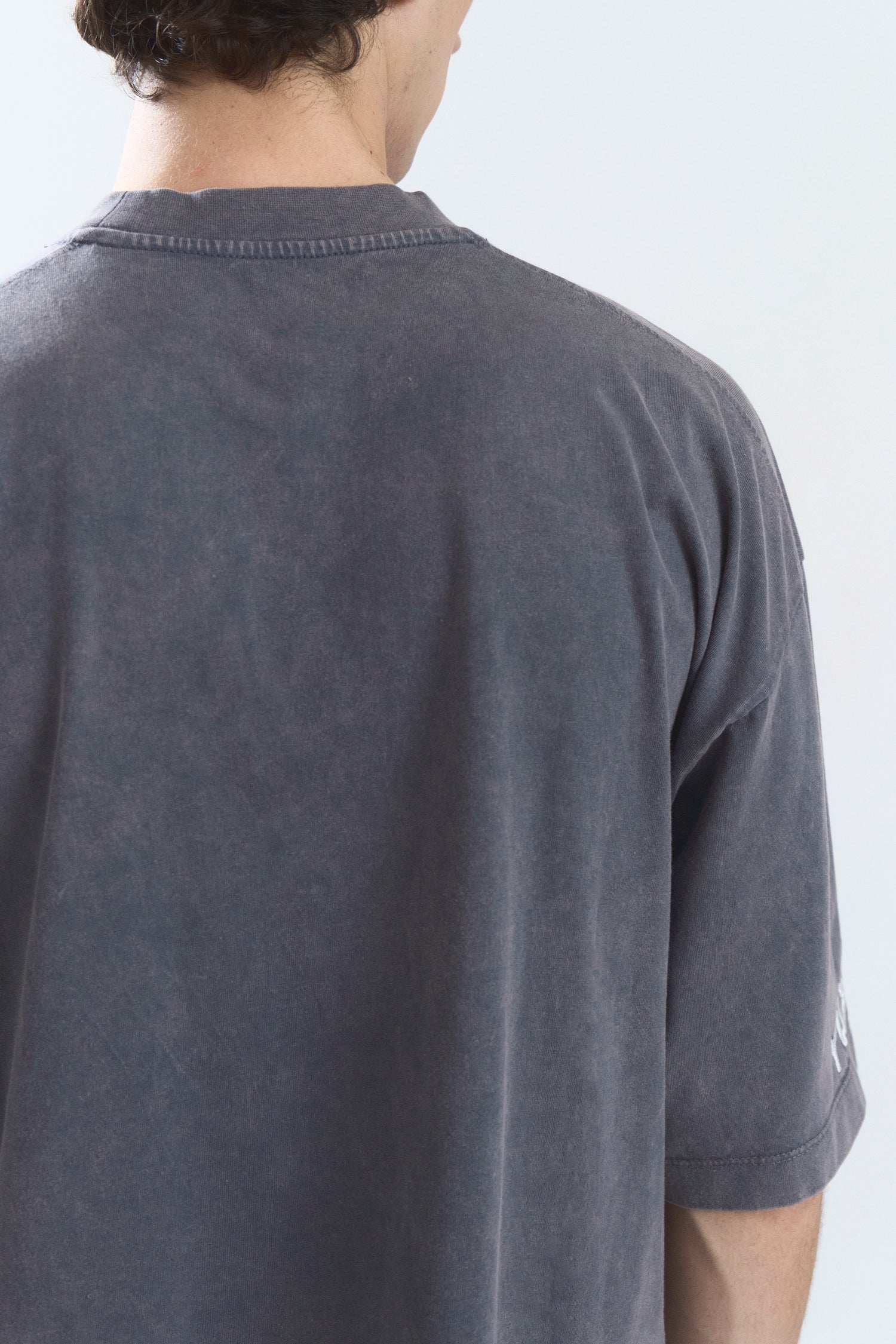 BASIC TEE GREY