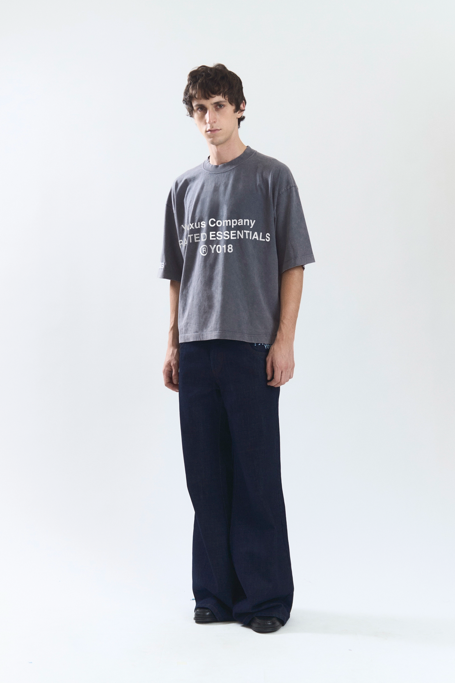 BASIC TEE GREY